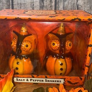 Johanna Parker Salt & Pepper